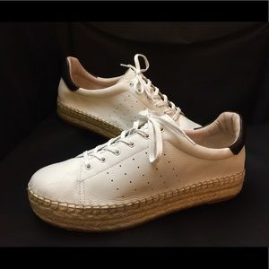 Woman’s Vince Camuto Jinnie white leather sneakers